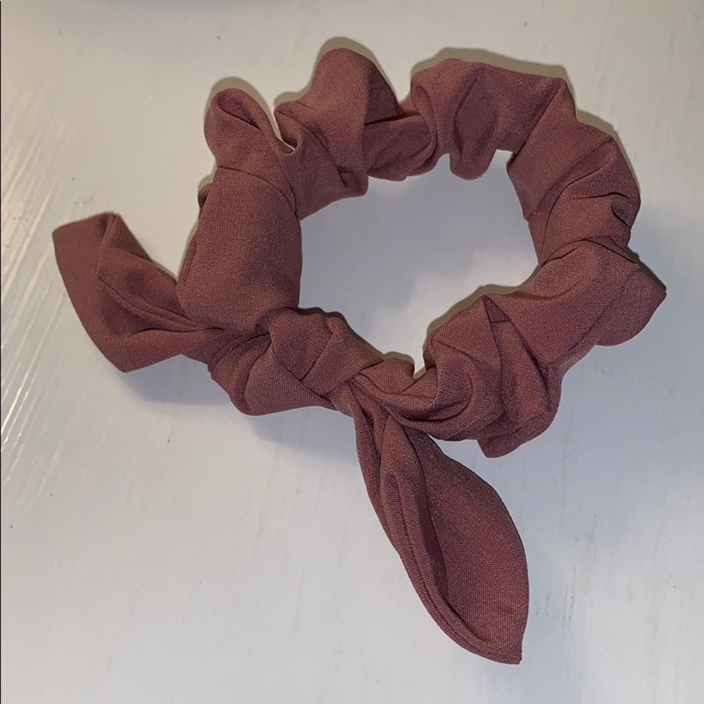 PONK LULULEMON SCRUNCHIE